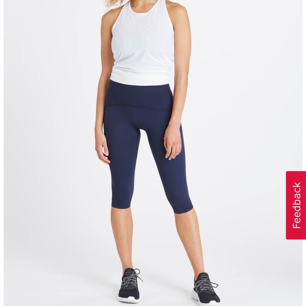 ✔️ SOLD! ✔️ Spanx Booty Boost Active Knee Leggings